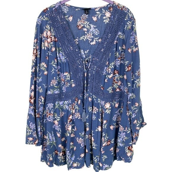 Torrid Babydoll Crochet Trim Lace-Up Top - Picture 2 of 13